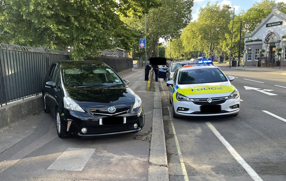 Excellent joint op with #STT, #CabsUnit, and #ProjectServator on #OpAzatten - targeting criminal use of Private Hire Vehicles (PHVs). This PHV failed to stop for us, before both driver and passenger made a run for it. ✅ Chased. ✅ Caught and arrested. ✅ Charged. #GoodWork