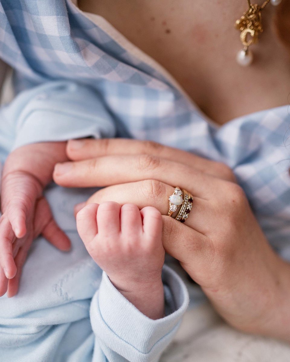 JessicaOOTC's tweet photo. Welcome to the world, Rupert Henrik Kan Kellgren-Fozard. Born June 4th 2021, 10:09am, weighing 7lbs and bringing more joy to our hearts than we could have thought possible. You are utterly and completely loved and always will be ♥️♥️♥️ https://t.co/Oo6cwgTEul
