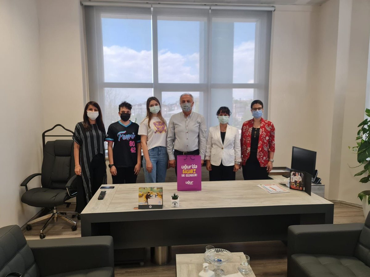 Uğur Okulları Çallı Kampüsü olarak Kepez Belediyesi Basın ve Yayın Halkla İlişkiler Bşk. Yrd. Mustafa Özsoy'u FRC takımı @frc8042 öğrencilerimiz ile birlikte ziyaret ettik. Öğrencilerimizin projelerini dinlediği ve yeni projemizi desteklediği için kendisine teşekkür ediyoruz.