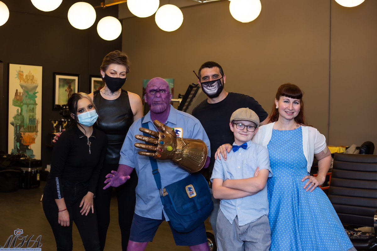 RobinSlonina's tweet photo. A few #BehindTheScenes shots by @MHAphotography from the #DentistTheMailman Music video shoot! Watch it here: https://t.co/jHMXDLIaks @SkinCity @AmosGlick @lightforgelv #WandaVision 📺 https://t.co/BMMbMM8xY2