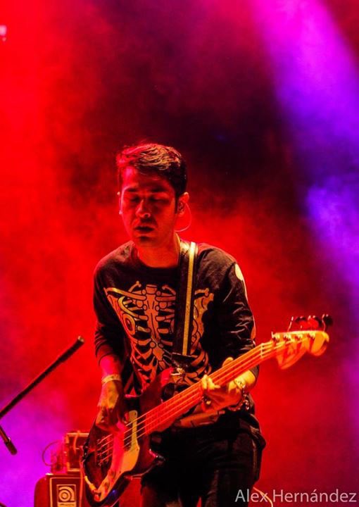sonidogayonegro's tweet photo. Visiten https://t.co/sZVAl0JxvU 😎🙏🏿
Link in bio

@rolly_martinez 
📸 x Alex Hernández

#cumbia #tropical #psicodelia #trance #sgn #envivo #concert #show #bass #player #lights #live https://t.co/Y6kX76cVUd
