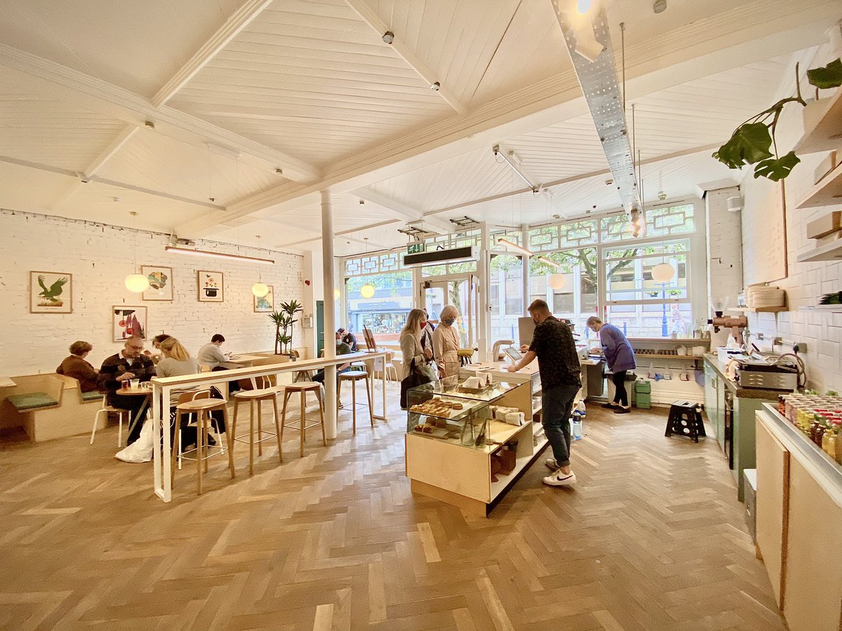 workflowcoffee's tweet image. Having visited many stylish coffee shops very few nail both the physical beauty + the genuine warmth, charm & quality of service of Coleraine’s Lost & Found!
.
Recently revamped (incl a new Ubermilk) you’d b hard pressed 2 find a lovelier spot 4 coffee on Ireland’s North Coast 😎