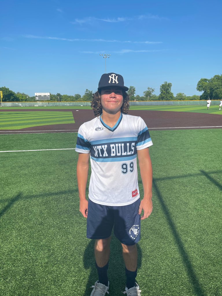 FiveToolTexas's tweet photo. #NTXClassic F: @BullsNtx 15U Norman 9, Texas Captains 4
PoG: @B_Hawkins22 5IP, 5H, 2ER, BB, 7K
Hitter: Josh Black 2-3, 3B, 3 RBI, 2R, BB https://t.co/ZkzdItK8oa