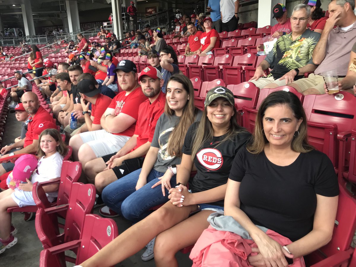 Celebrating ⁦<a href="/katiekinmon1/">katie kinmon</a>⁩ 20th birthday at the ⁦⁦<a href="/Reds/">Cincinnati Reds</a>⁩ game tonight. ⁦<a href="/JamieKinmon/">j</a>⁩ ⁦@StephKinmon⁩ ⁦<a href="/Kinmon_24/">Kyle</a>⁩ ⁦<a href="/ledonne_joey/">joey ledonne</a>⁩ ⁦