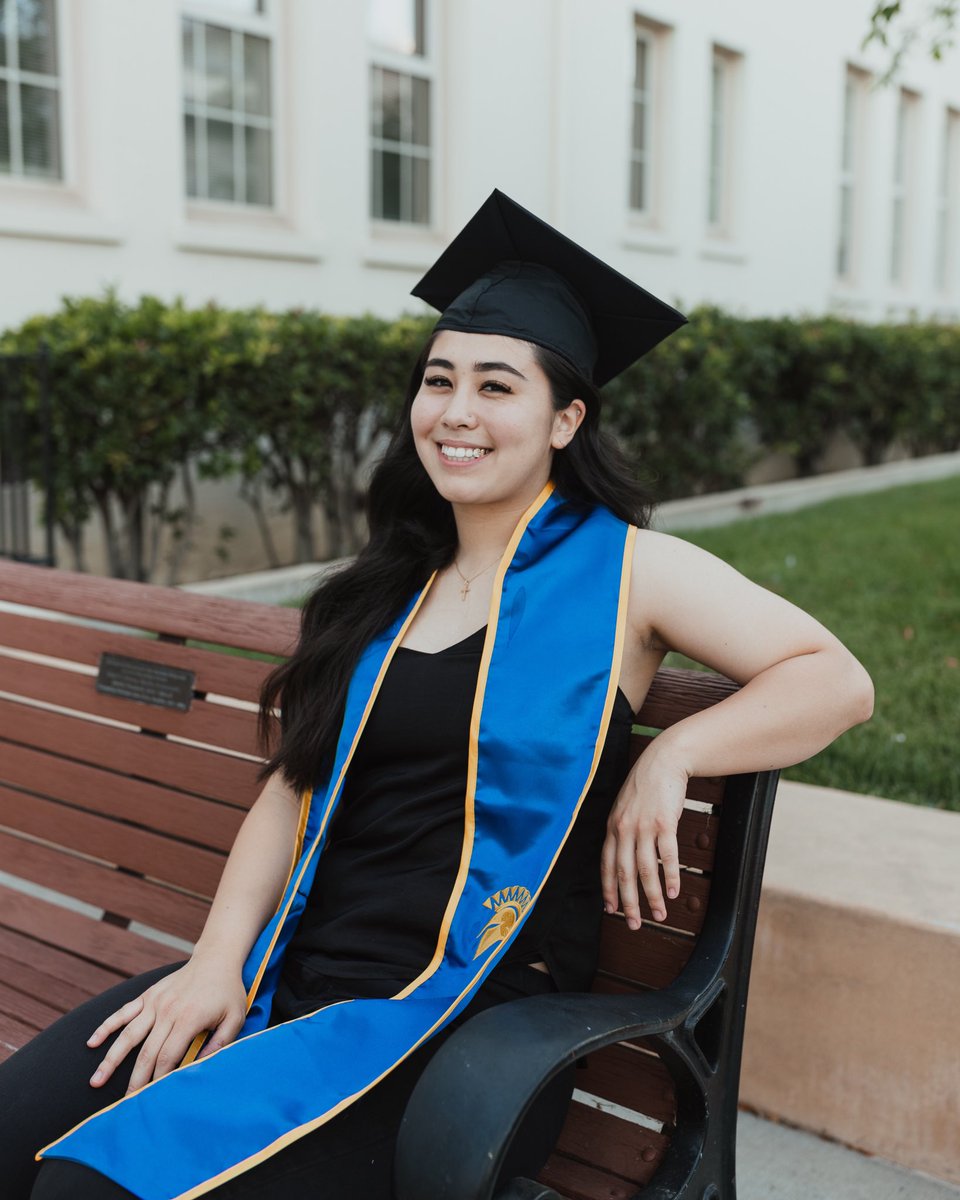 leilna_'s tweet image. Through all the obstacles I faced over the past year I honestly can’t believe I was still able to graduate.  5 long years later and I finally get to flex a degree to my name!!!😭