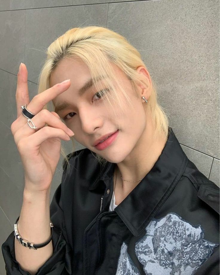 yosse81895976's tweet photo. #HYUNJIN
#WeMissHyunjin
#JpyAnswerUs
#WhereIsHyunjin
#JYPE_Bring_Hyunjin_Back
Gods, give it back 😭😭😭 https://t.co/nYswsPP1BT