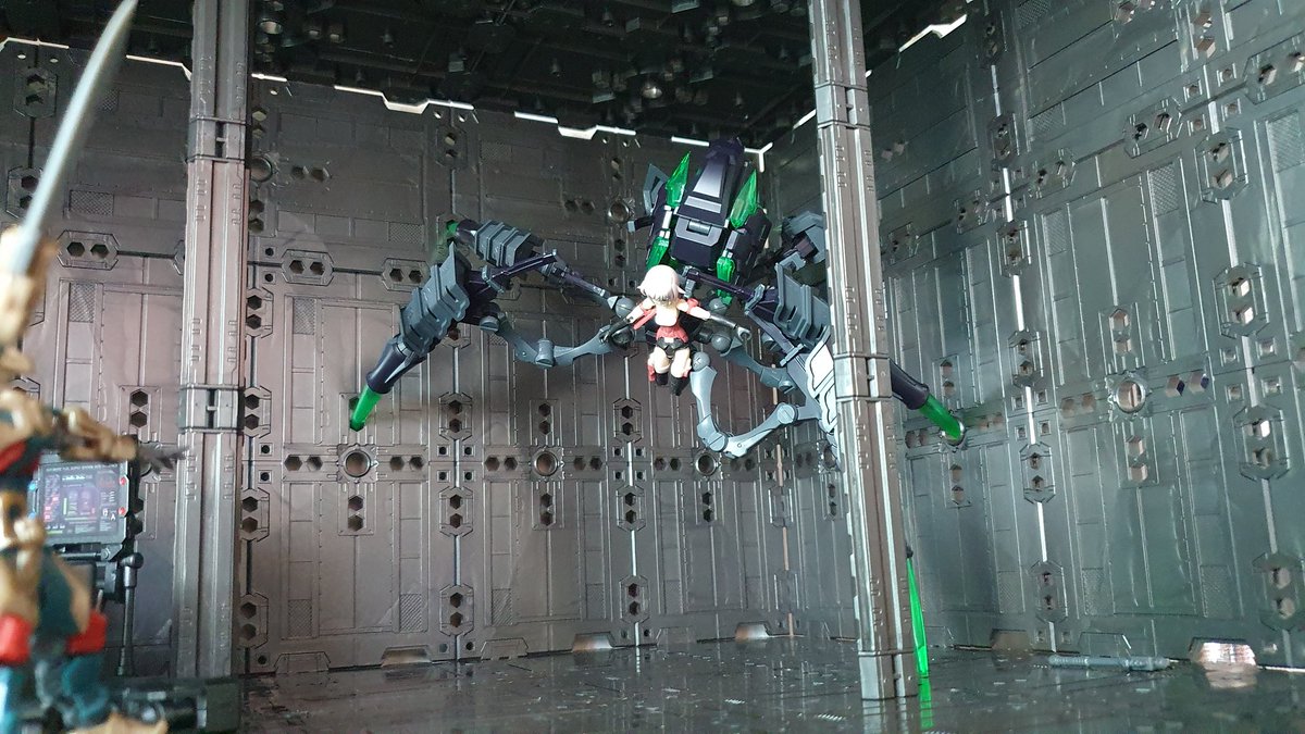 Dragnosh2's tweet photo. #handscale
#hexagear
#ヘキサギア
It's not hexa gear but it looks preety good for hexa world. https://t.co/ov2NsCTlJn