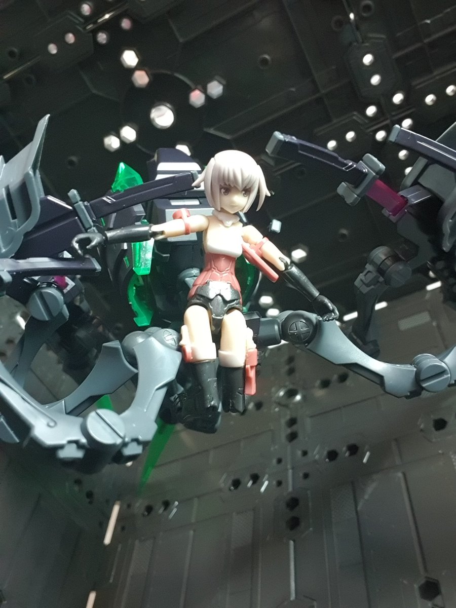 Dragnosh2's tweet photo. #handscale
#hexagear
#ヘキサギア
It's not hexa gear but it looks preety good for hexa world. https://t.co/ov2NsCTlJn