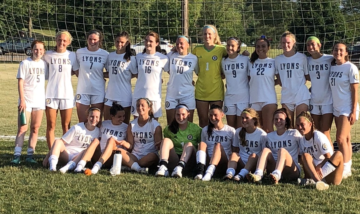 Congratulations to the sectional champions LT Lions! Lyons beats an excellent Benet Academy team 1-0 on a goal by Jordan Lee-Caracci. <a href="/LTHS_Athletics/">LT Athletics</a> <a href="/LTWaterman/">Brian Waterman</a>