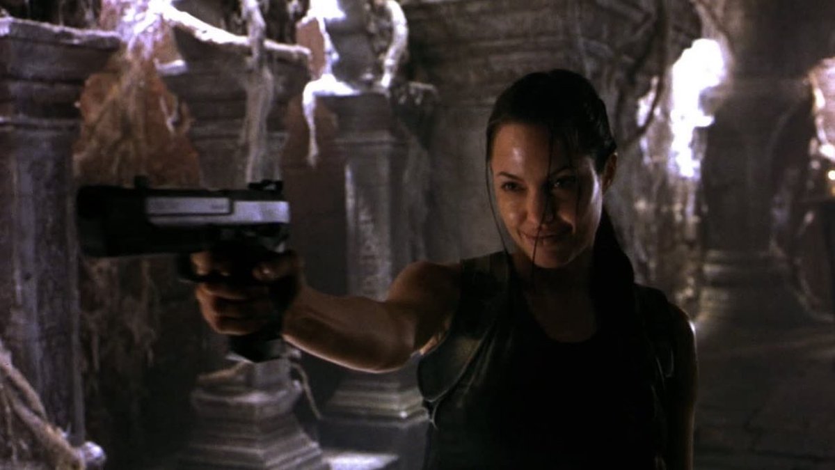 томб райдер фильм 2001. томб райдер фильм 2001. лара крофт 2018 кадры. расхитители гробниц 1. анджелина джоли расхитительница гробниц.