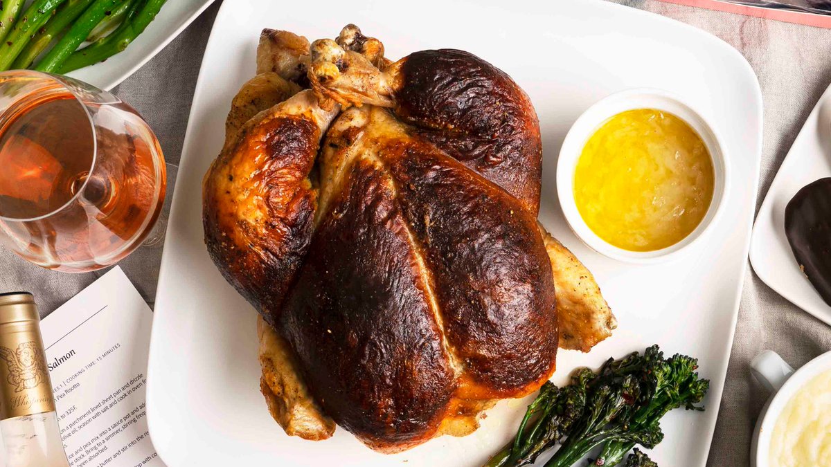 Enjoy <a href="/elisasteak/">ELISA</a>'s Truffle Roasted Chicken in the comfort home, only until this Sunday. #Toptable2U
📷: <a href="/foodgressing/">Foodgressing | Areta Wong</a>