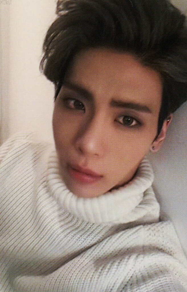 hourlyjonghyun's tweet photo. #Jonghyun #종현 @SHINee https://t.co/gzIUs24Mk1