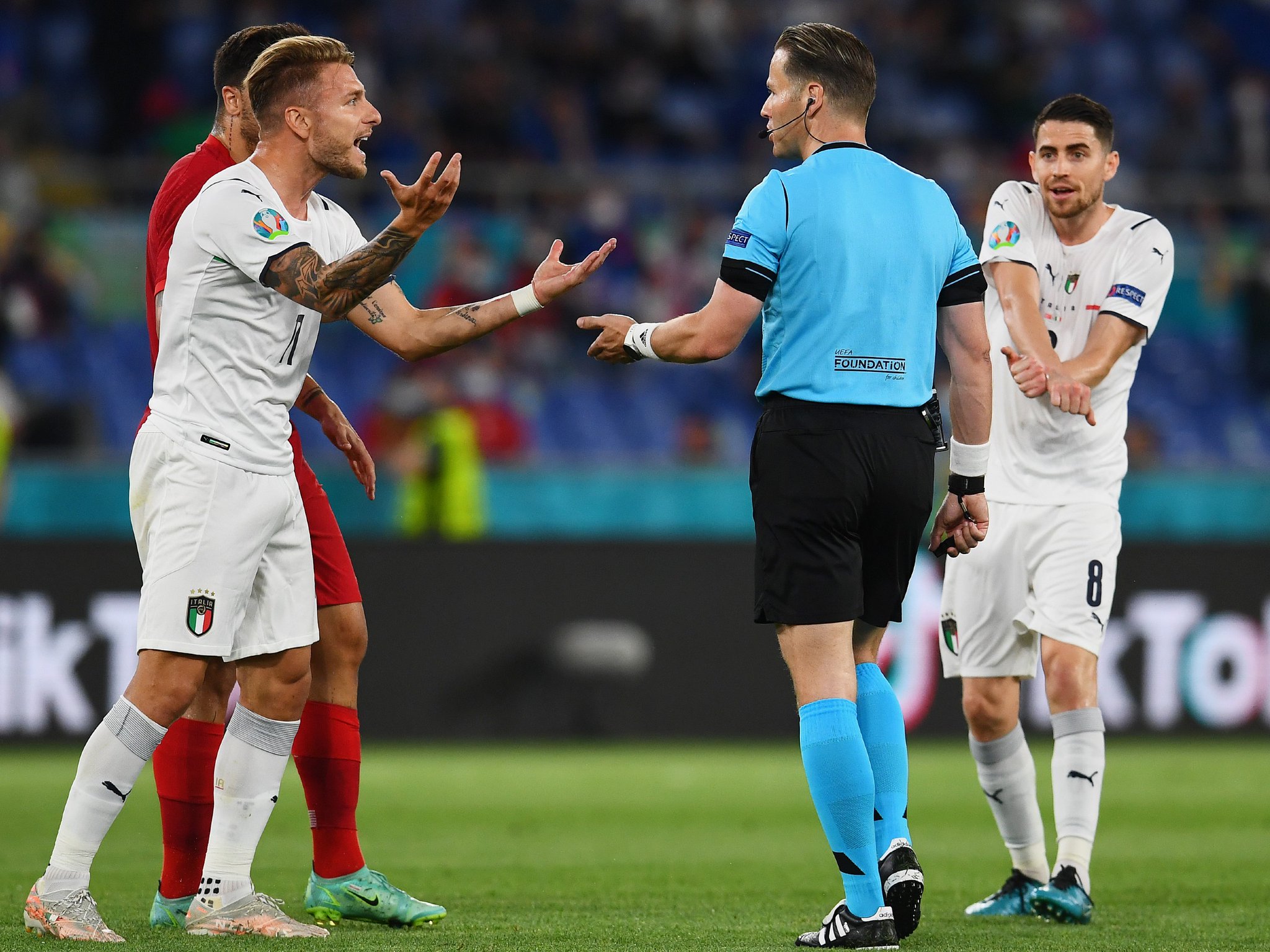 Goal Japan 開幕戦 前半終了 イタリアが押し込む時間帯が続くもゴールは生まれず スコアレスで後半へ Euro グループa トルコ 0 0 イタリア Goal Japan 開幕戦 前半終了 イタリアが押し込む時間帯が続くもゴールは生まれず スコアレスで後半へ Euro グループa トルコ 0 0 イタリア