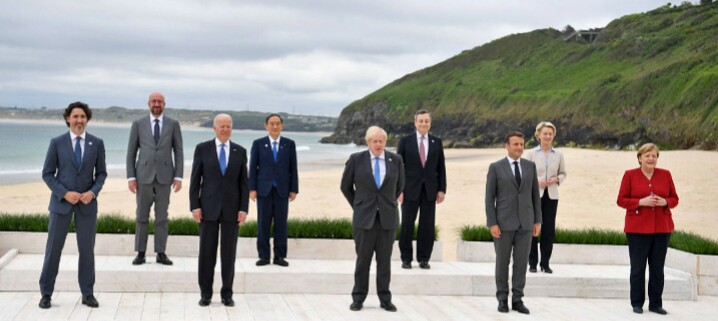 crappacking's tweet image. The Pontins #BTS tribute act eagerly awaiting showtime. #G7