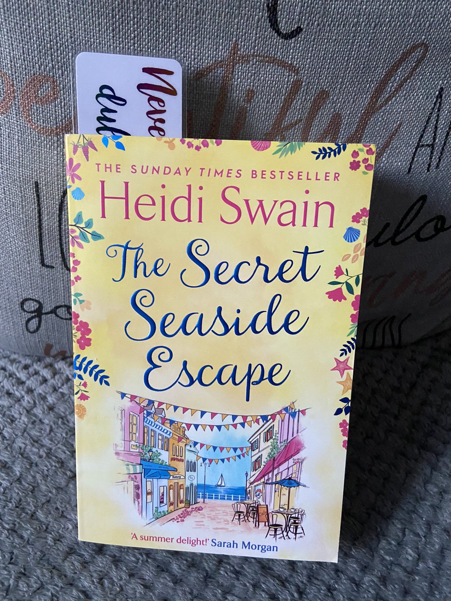 mulcahy_kerry's tweet image. Just started reading #TheSecretSeasideEscape and I’m on chapter 5 already. Im looking forward to spending my weekend exploring the beauty that is #Wynmouth perfectly crafted by @Heidi_Swain 🏖 ☀️