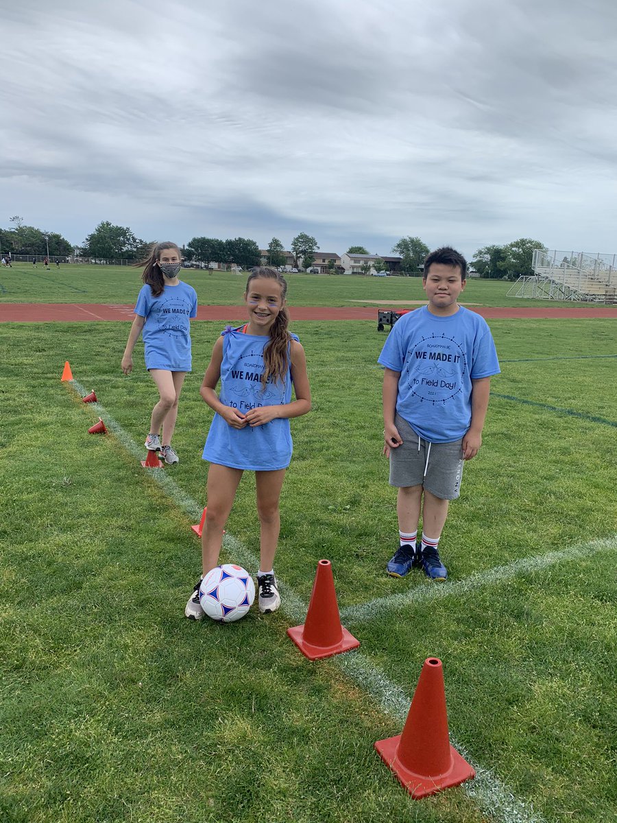 MissPontrello's tweet photo. Last field day for our 6th graders! @School9E https://t.co/uVpsecuaEr