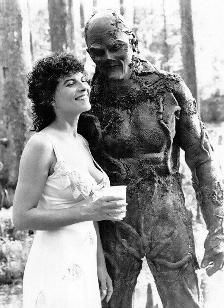 80sscifidoc's tweet photo. Adrienne Barbeau and Dick Durock on the set of Wes Craven's Swamp Thing (1982).
Ray Wise was set to play the green superhero, but when in costume he looked too different from the stuntman, Dick Durock who had to take on the role of Swamp Thing.
#80ss #nostalgia #SwampThing https://t.co/XwBE9pWxmC