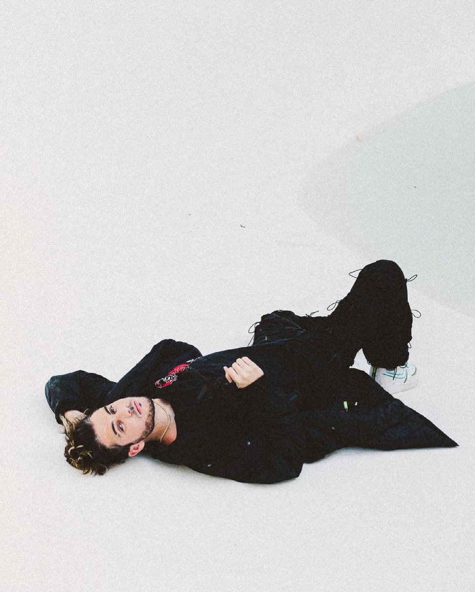 CLINTON CAVE tweet media