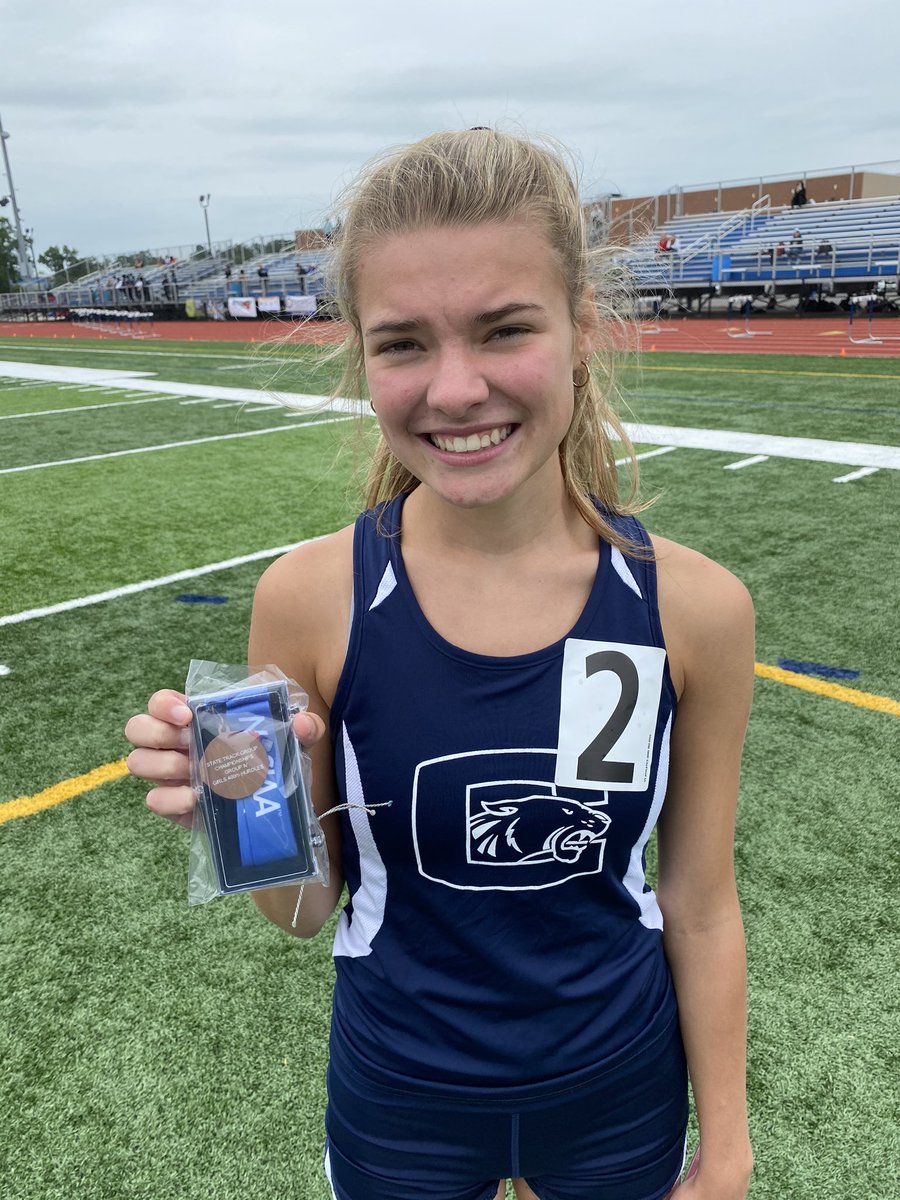 witte_colleen's tweet photo. Congratulations to Mia McConnell on her 6th place finish &amp; PR in the 400 hurdles! 💛🏃🏻‍♀️💙 https://t.co/ys7EIFQyw6