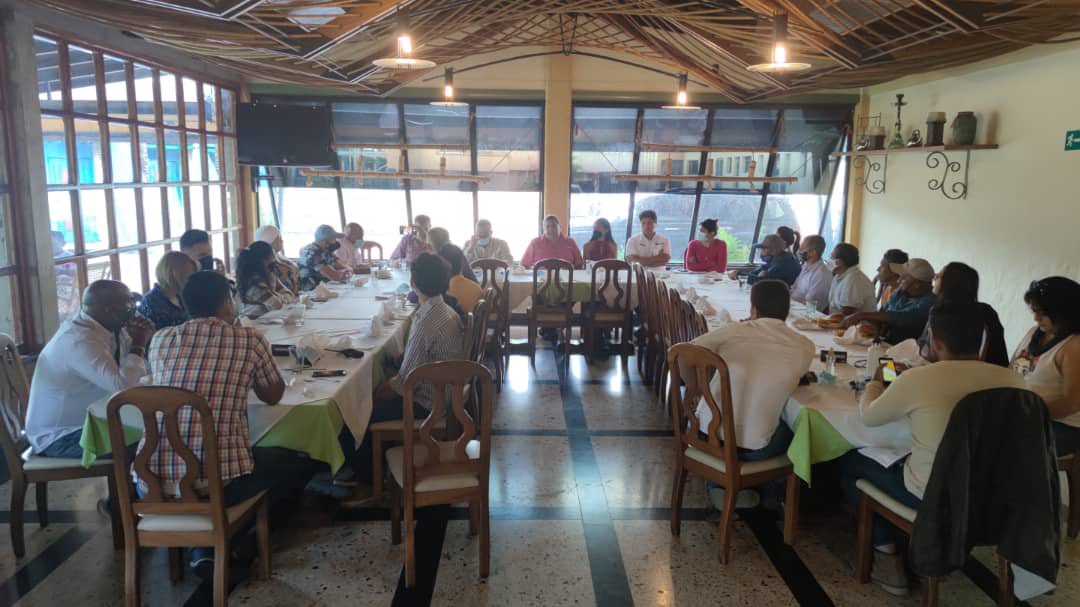 claudioefermin's tweet photo. En Acarigua, Pleno Zonal de los Secretarios Generales y de Organización de Soluciones para Venezuela de los estados Portuguesa, Barinas, Yaracuy, Cojedes, Carabobo, organizando el cambio para bien #11Jun #Portuguesa https://t.co/0di9vHpR0C