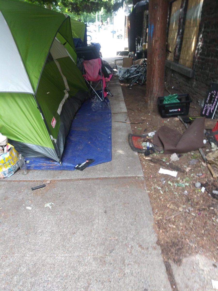 CarronConnolly's tweet photo. @pdxpolicelog I was walking with my small dog..and these tents were blocking the sidewalks..so I took a picture..the day before the fire..because it was very dangerous to have to go around..into the street..not safe..someone may have burned the tents..because of that..hes some pics..before.. https://t.co/76crgVvZZK
