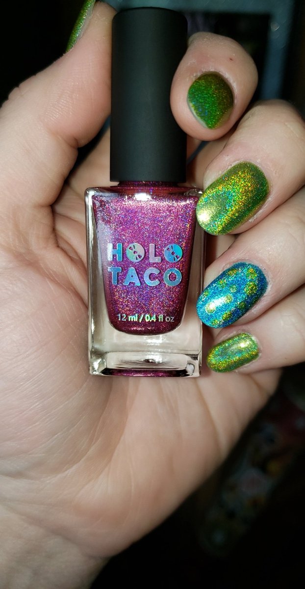 Ninja_Frog1's tweet photo. Ummmm @holotaco did not have to go this hard on the new collection but oh man did they!! I'm in love with these and just had to wear my literal favorite color ever.
Thank you @nailogical for all your hard work and to the holo taco team!!! https://t.co/ALbwczWz7v