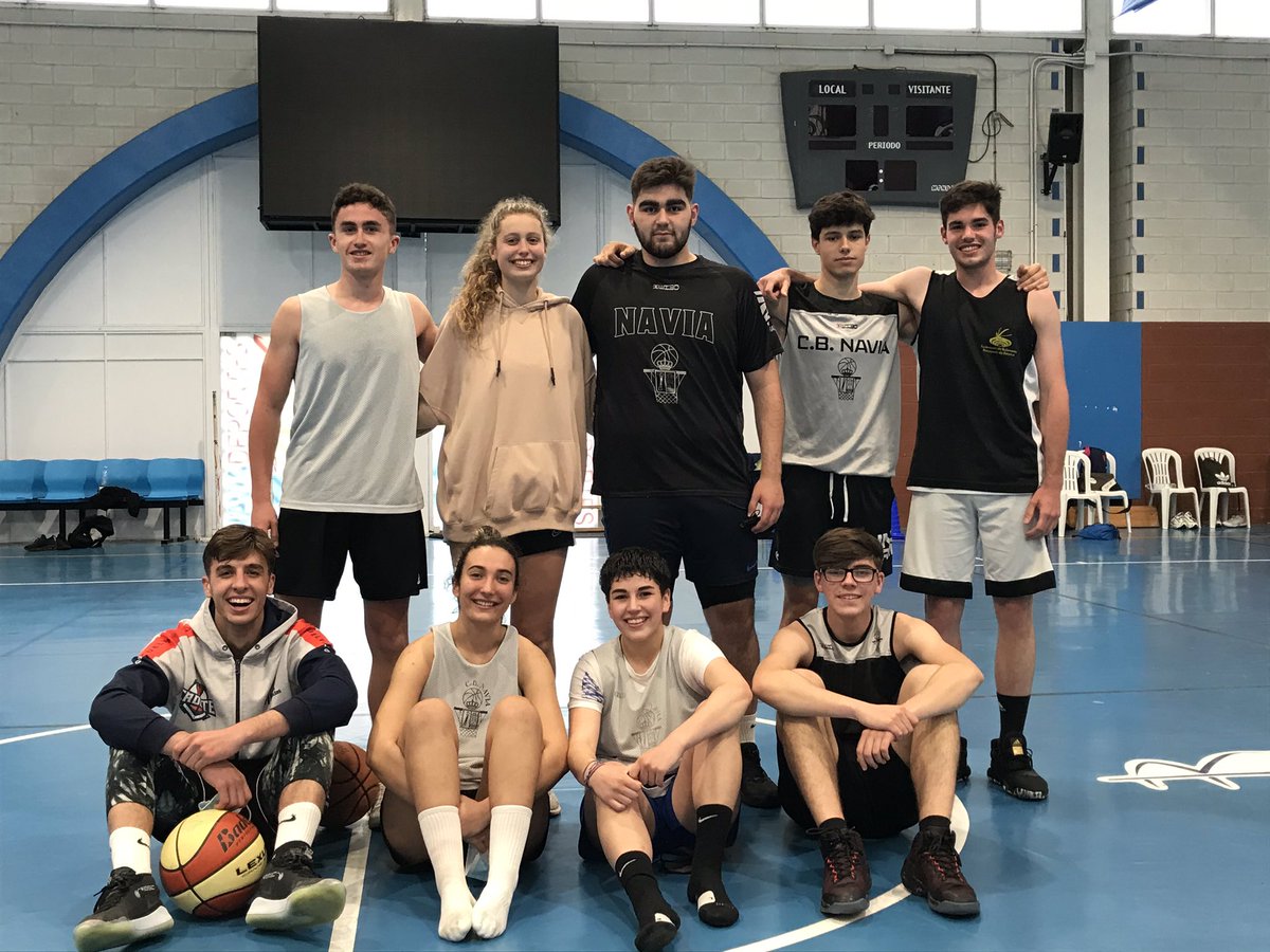 14RoberBlanco's tweet photo. Gracias por todo!!! 
Y mucha suerte...en el baloncesto y en la vida.
#Generacion2003 @CBNavia  #AdiosMuchachos https://t.co/OO0wlhSwXp