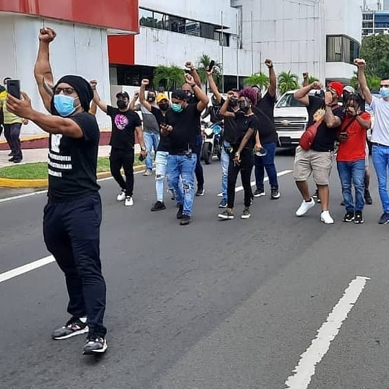 elcuaracom's tweet photo. Caravana en la Cinta Costera en contra del Toque de Queda y apertura del #Bloque6 en Panamá.
Más información...
https://t.co/h4aQYqCBrg
#TuPaginaEnSencillo https://t.co/dyfSqdIowb