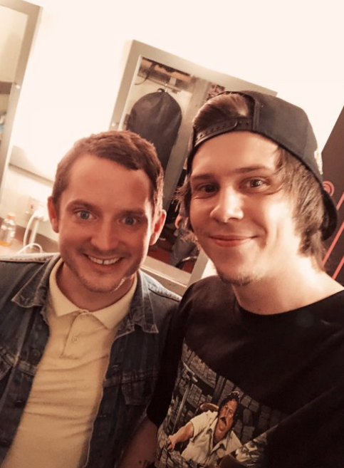 rubiusmods's tweet image. 🎉| El día 11 de junio de 2018, Rubius público esto en twitter. Cumpliendo actualmente 3 años tras su publicación.

❝ 🧙🏻‍♂🧝🏻‍♂🧝🏼‍♀🐉🏔🌋 #TransferenceVR ❞

🔗: