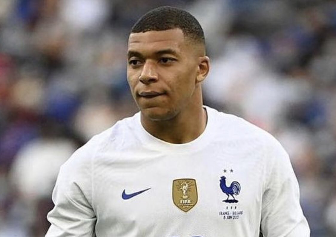 💣💥 ¡BOMBAZO DE MBAPPÉ!

😳 “Me gusta el sitio en el que estoy... ¿Pero es el mejor para mí? Todavía no tengo la respuesta”.

🔥 “Tengo que tomar la decisión correcta, lo cual es complicado”.

🇫🇷 Entrevista en ‘France Football’.