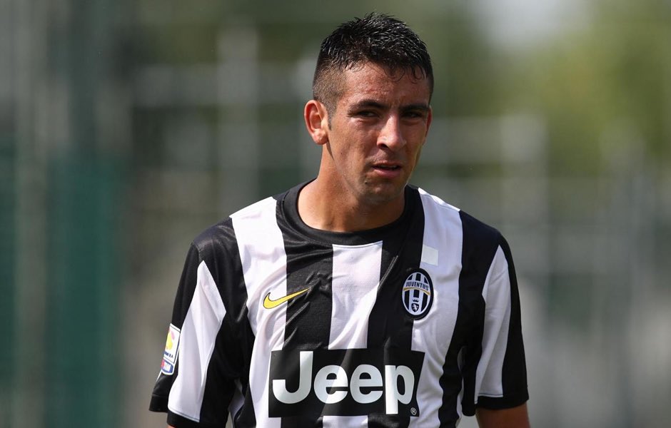 Happy birthday to Mauricio Isla, who turns 33 today.

Games: 48 : 5 