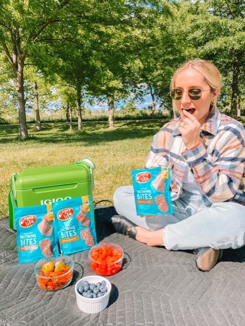 All it takes is one itty bitty bite for a CHOCOLATE 🍫 EXPLOSION! 💥 Bring <a href="/enjoylifefoods/">Enjoy Life Foods</a> #glutenfree #nutfree Brownie Bites on your next picnic. ☀️ Grab Brownie Bites > amzn.to/3izKuuR
📷: <a href="/leslie__eats/">Leslie</a>  via <a href="/enjoylifefoods/">Enjoy Life Foods</a>