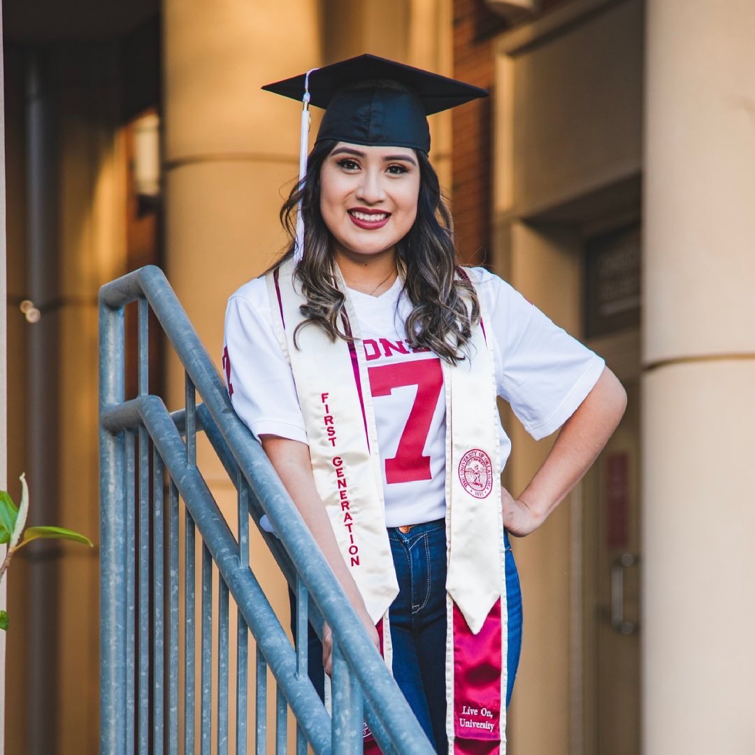 oukdchi's tweet photo. Celebrating our next #SigmaGraduate, Anahi βKalieyaβ Palma from our Fall 2019 Alpha Iota Class! π§π©π»βπ
Anahi graduated with a Bachelor of Arts in Latinx Studies! Her post graduation plans are to take a gap year working as a paralegal in Oklahoma City before attending law school. https://t.co/YGVWzDIkCl