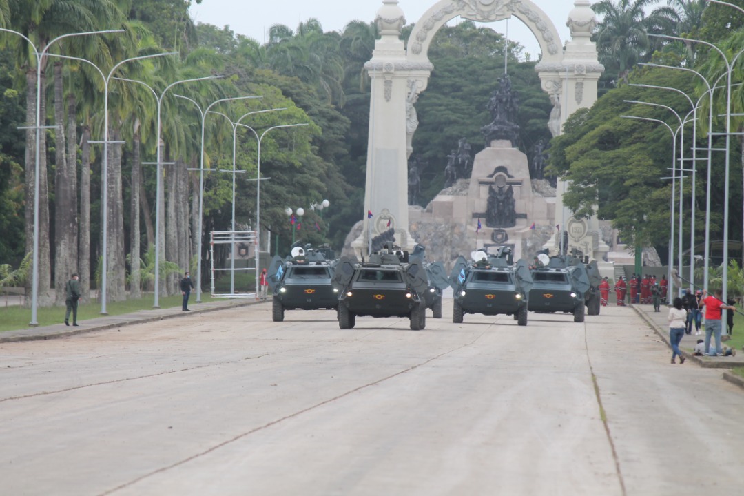 Blindados a Rueda del Ejército Bolivariano - Página 9 E3otg10XoAQsl8t?format=jpg&name=medium