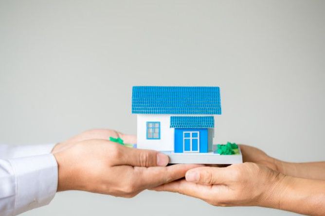 RealEstateHut's tweet photo. Buying a home for the first time is a big milestone! You’re making quite literally the most important financial transaction of your life......
https://t.co/vESLcXAhiA

#dalemundi #dalemundibroker #brokerofrecord #dalemundirealtor #housing #mortgage #dalemundiblog https://t.co/xaU7xIf0Pk