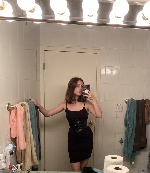 pics I would send you before our date https://t.co/rBsmZVgjAv