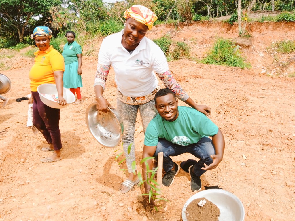 Excited to have planted trees on this #GreenGhanaDay . Not only did I plant trees, but hope and a future! Thanks to Tropenbos Ghana and partners for being instrumental.

#Tropenbos4Restoration
#GreenGhanaDay
#5milliontrees
#RestoringGhLandscapes