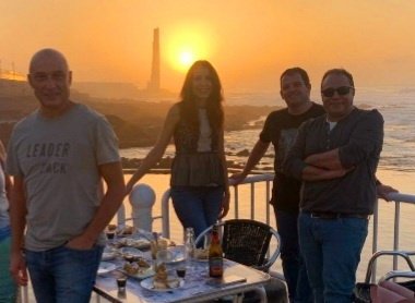 mgonramc's tweet photo. Momentos como estos volveran, llevan 18 meses afrontando como todos los sanitarios esta crisis, son incansables, fuertes, creativos, inspiradores , y amigos, líderes #enfermeros #subdirectores #HUNSC #equipo, "ni un minuto que perder" "el momento es ahora" https://t.co/MJqNHqVMBO