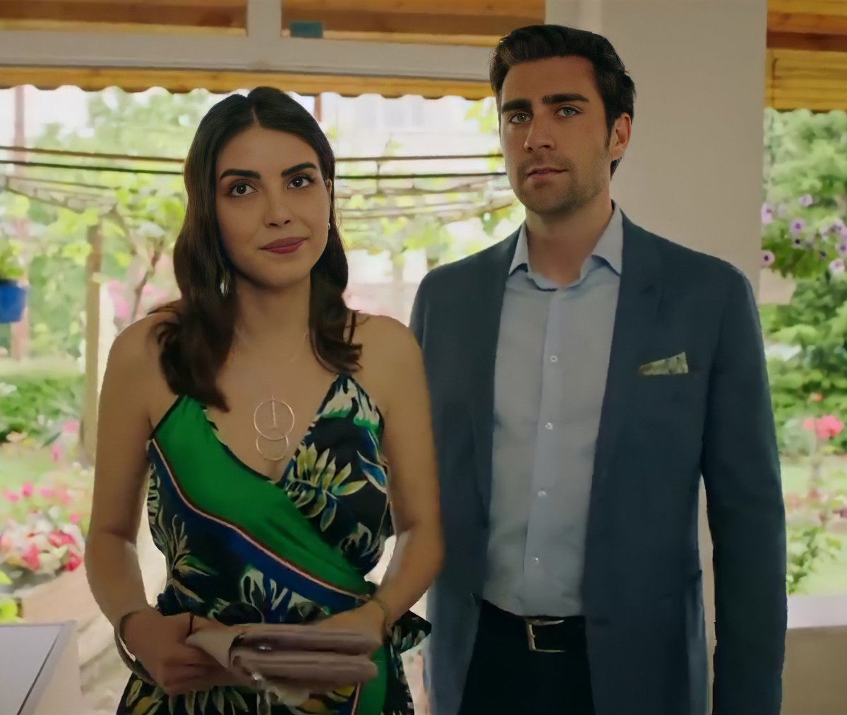 Дениз байсал хазан. Fazilat va qizlari. Фазилатхоним кизлари хазан. Фазилатхоним кизлари. Фазилат ханум ва кизлари.