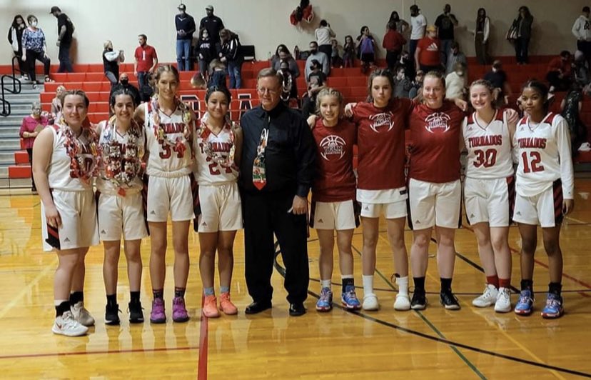 SleemanJennifer's tweet photo. 14-0!!!! Yep.. they did it!! Lady Tornados 🌪 did it!! Perfect season!!! 🏀 Adversities, shortened season, masks!!!!! Difference was in the Details!!! You girls took care of them!!! 🏀💗💗💗💗 #ThisIsY @TornadoYelm @RohwedderSam @HarderBayleigh @coachtsugawa @TornadosYHS https://t.co/Sc8iGELCqm