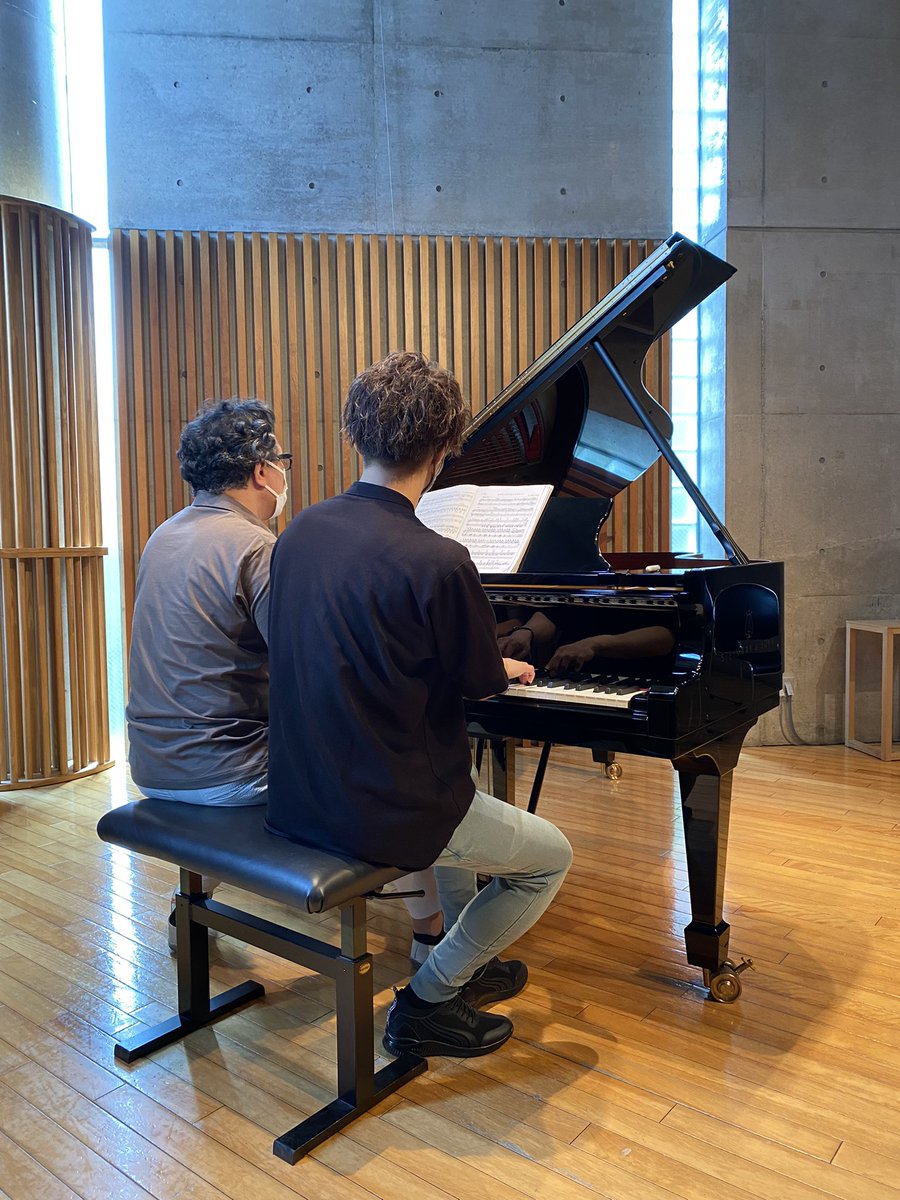 underscore 、朴勝哲(ピアノ)、落合崇史(ピアノ)のコンサートを調律今回も担当させて頂きます。4手によるものと2台ピアノって全然違って相手が弾いた音が指から戻ってくるそうです。2台ピアノ用に編曲された数々も面白いです。