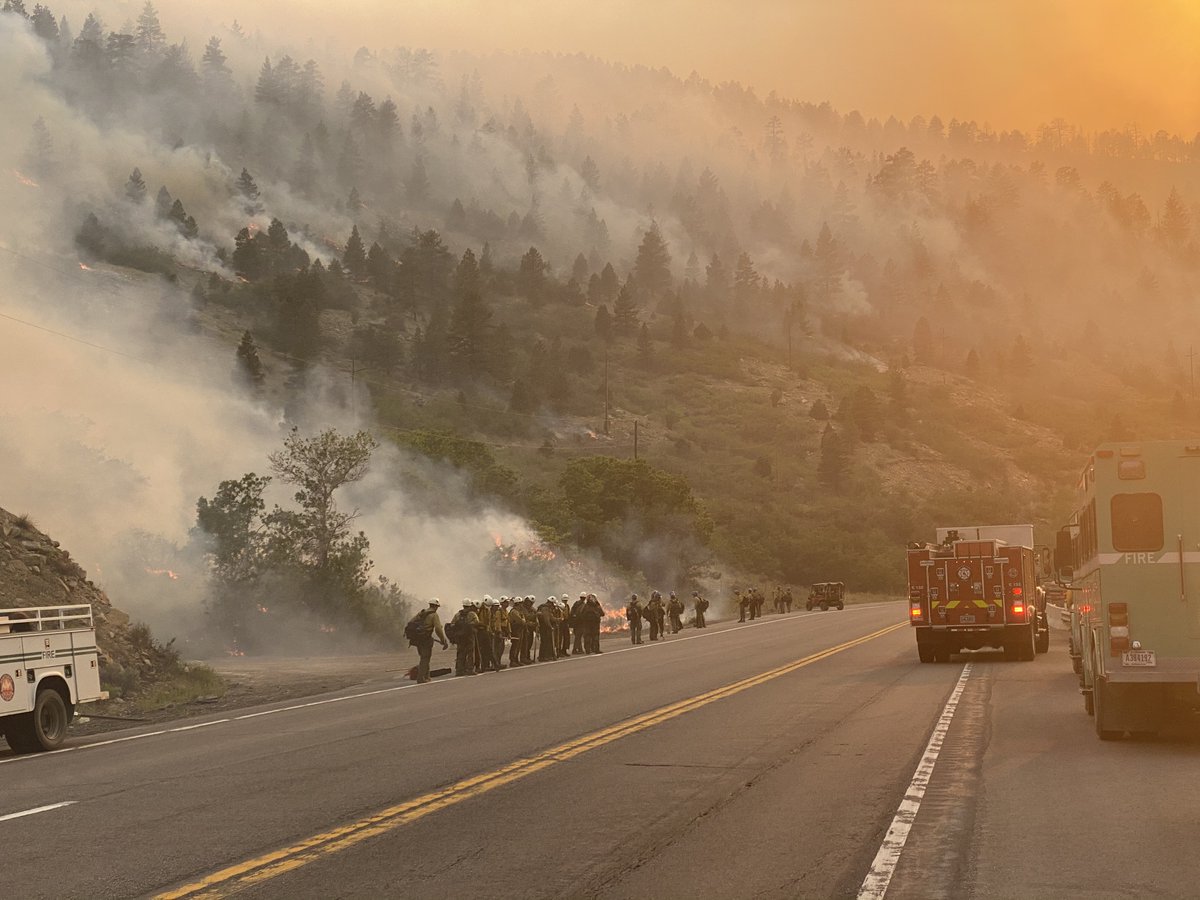 UtahWildfire's tweet image. US-6 open in both directions thru #BearFire area. Pilot cars in both directions for public &amp;amp; firefighter safety. Expect delays. Rock falls continue to take place. Use caution. Follow pilot cars. Pay attention to the road. #blmgl 

📷: California Team 10