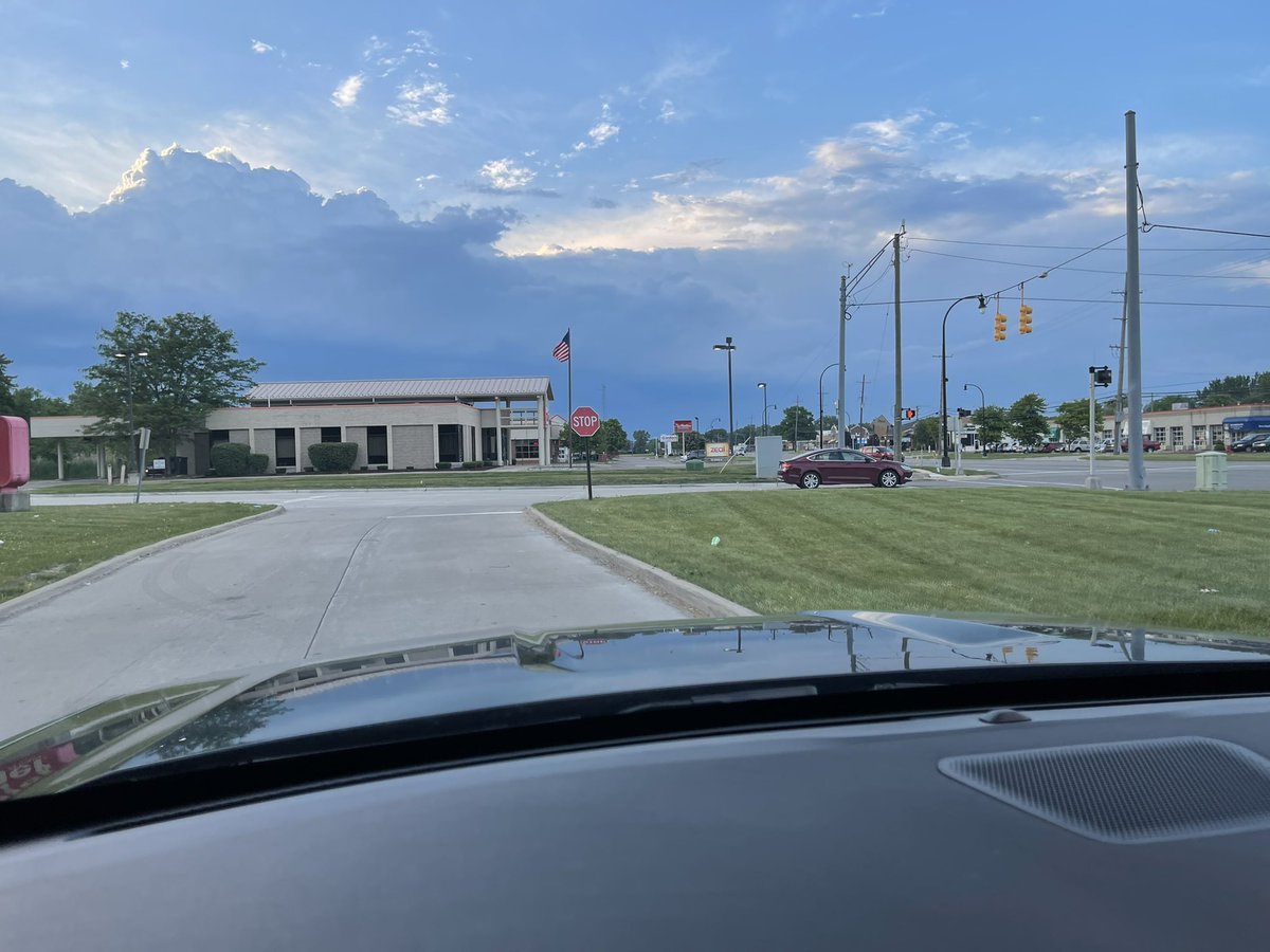 Seriously_FTW's tweet photo. @SimplyTwoTV It does look reallllllly dark your direction… stay safe! https://t.co/WEfa0sBzEB