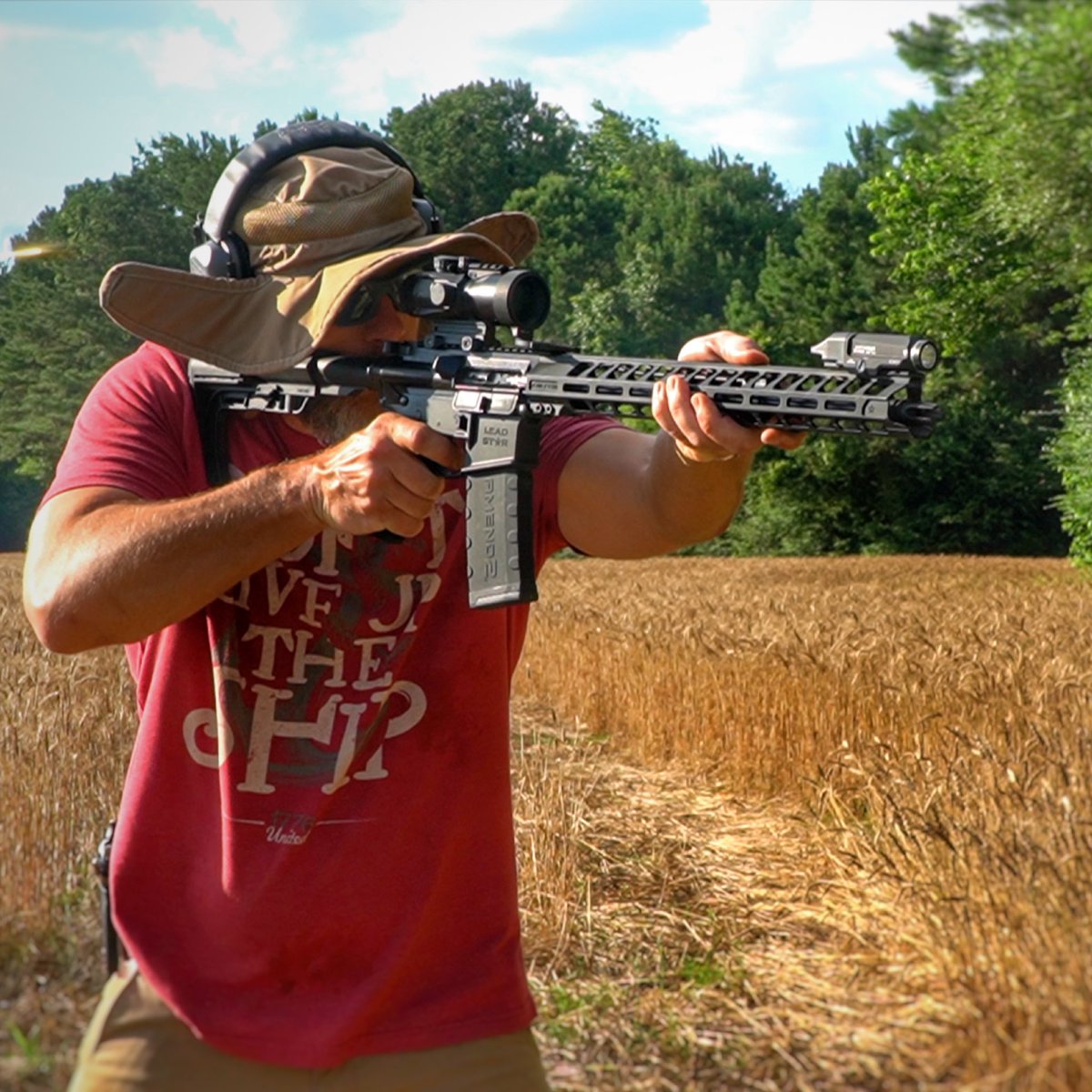 Mrgunsngear's tweet photo. Plinking with the @leadstararms Grunt wearing a @primaryarms 5x prism with #acss reticle and @streamlightinc RM2 🔦
Review is coming; #staytuned 👌🏽
#leadstararms #grunt #mrgunsngear #seniorgunsngear #magpul #missionfirsttactical #primaryarms #streamlight #BucketHat https://t.co/U3GLcSZgr5