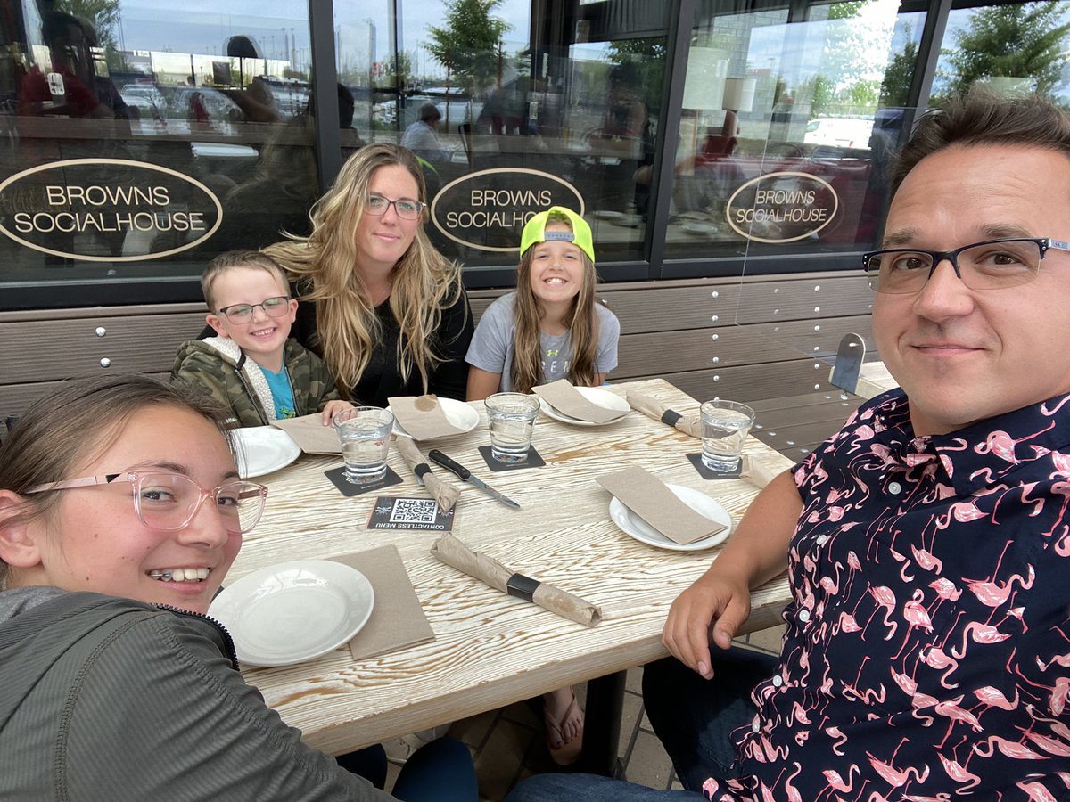 KayForSTA's tweet image. Never have I ever been so excited for dinner @BrownsSocialize &amp;amp; a movie @LandmarkCinemas in St. Albert! Yahoo!!!