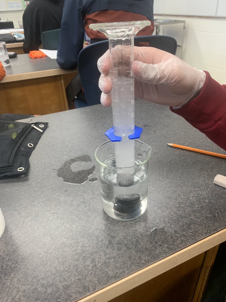 missjosephison's tweet image. Yesterday we learned about limiting and excess reagents with Oreos and today we tested the stoichiometry case method by capturing some H2 gas. 🧪🍪 #stoich #chemchat #teach180