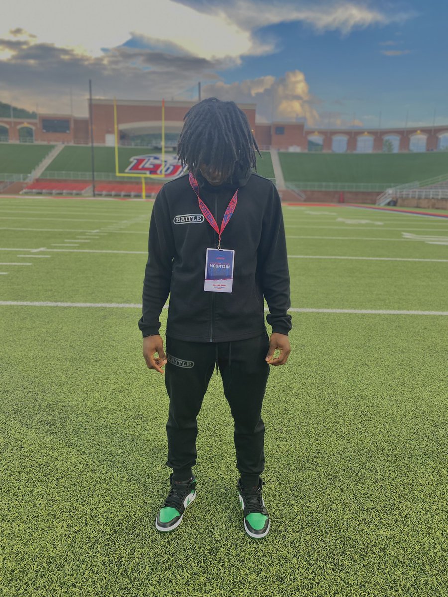 Great campus visit and camp <a href="/LibertyFootball/">Liberty Football</a> <a href="/coachbeckles/">Jeff Beckles</a> <a href="/MTFB_Recruiting/">Middle Tennessee Football Recruiting</a> <a href="/CoachJones_25/">Fred Jones</a>  
40-4.32 ⚡️
Vertical -33 inches 
Shuttle -4.23
Broad jump -9.4
<a href="/BallAtTheBeach/">Coastal Football Recruiting</a> @WhsFb21