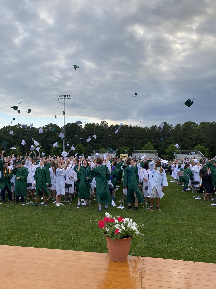 Congratulations to our @CharihoRegional Class of 2021 Graduates! A beautiful night for our celebration. Good luck and Dream BIG!!! #writeagreatstory @RIDeptEd @jdaly_Chariho @dflamturnover @Andrea_Spas @charihoacademy @briantetreault7 @CHARIHOtech