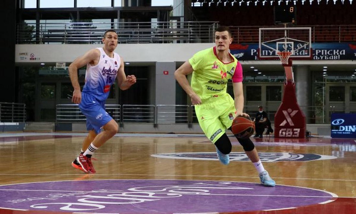 SeeRed_Br's tweet photo. 📊| Enquanto isso na Super League da Sérvia, Marko Simonovic terminou o jogo de hoje com 19 pontos e 20 rebotes. A série entre Mega Basket e  Crvena Zvezda está empatado em 1-1. O vencedor do terceiro jogo no domingo será o campeão sérvio. https://t.co/FLIQILQcnV