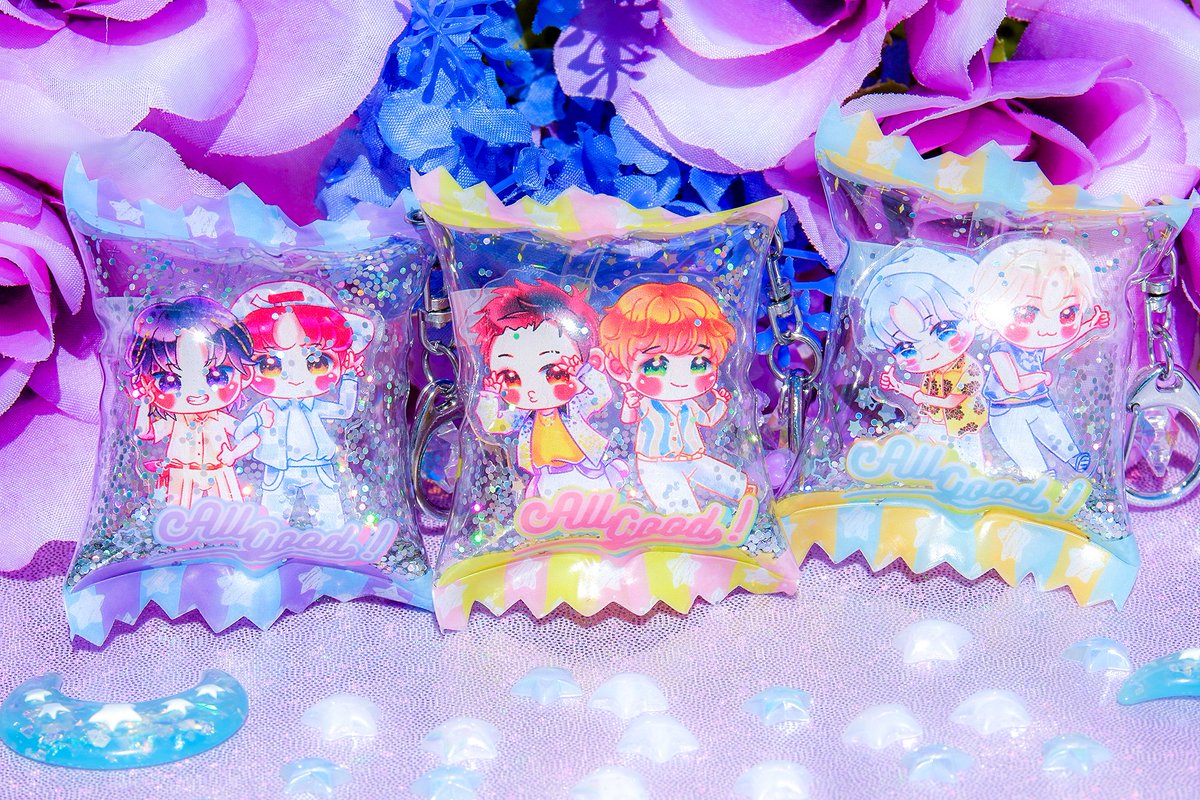 starryhours_ky's tweet photo. 06/11/2021 ‼️ SHOP NOW LIVE ‼️ thank you for waiting 🥺
💜 NEW ITEMS &amp; RESTOCKS!
💜 you can enjoy free shipping (domestic) and free gifts for orders above $35 🥰
💜 art prints now available in 5x7 &amp; 8.5x11/8.25x11 (holographic or matte) !!
⬇️⬇️⬇️
https://t.co/MRYGv7fkfW https://t.co/713RUrHc0U